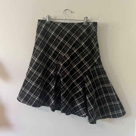 Asymmetrical skirt black and white tartan pattern - Picture 2 of 4
